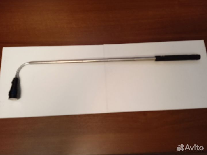 Небольшой фонарик с телескопическим наконечником