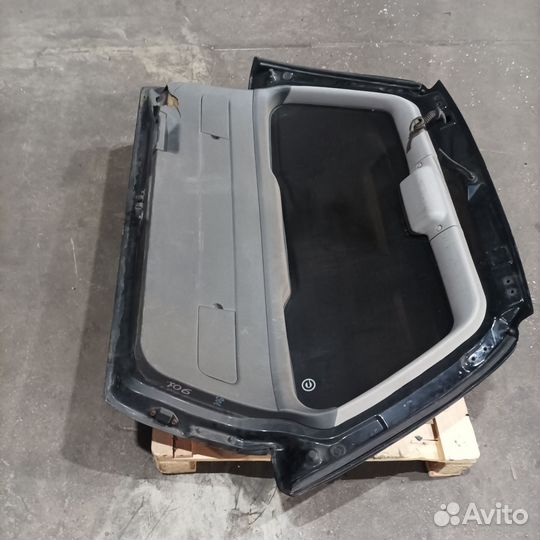 Крышка багажника Мицубисси Легнум