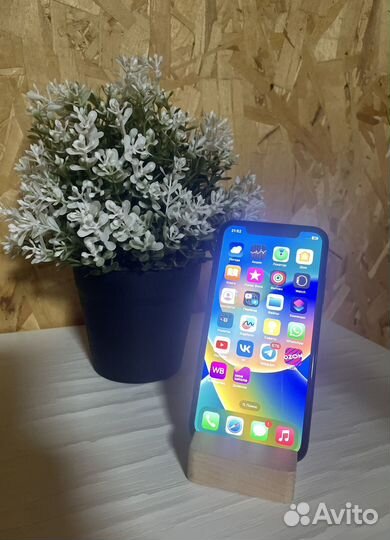iPhone X, 256 ГБ