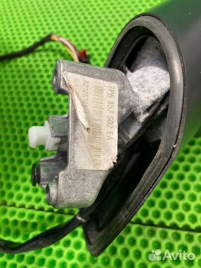 Зеркало правое Volkswagen Touareg NF 7P5 crca 2013