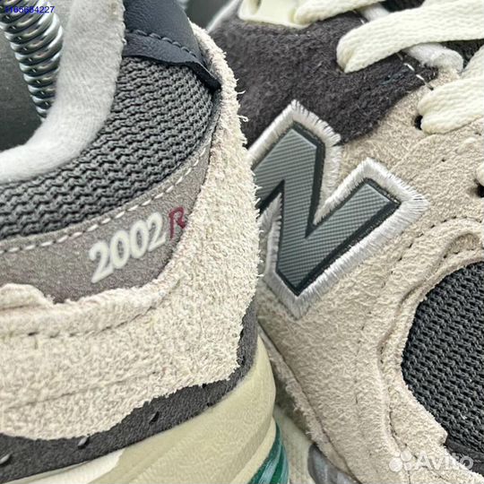 Кроссовки New Balance 2002r