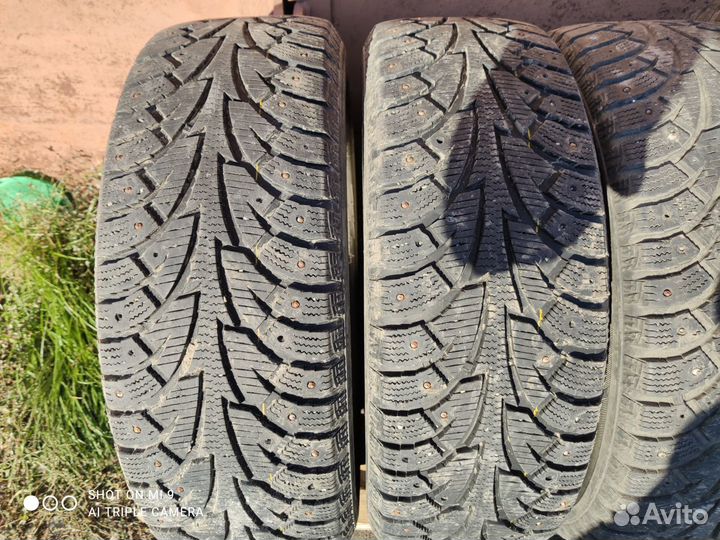 Hankook Winter I'Pike W409 215/60 R17