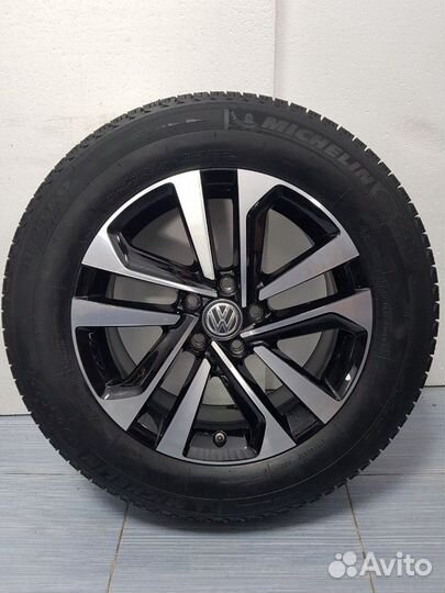 R17 Viatti Brina Nordico V-522 215/55, PCD 5x112 DIA 75