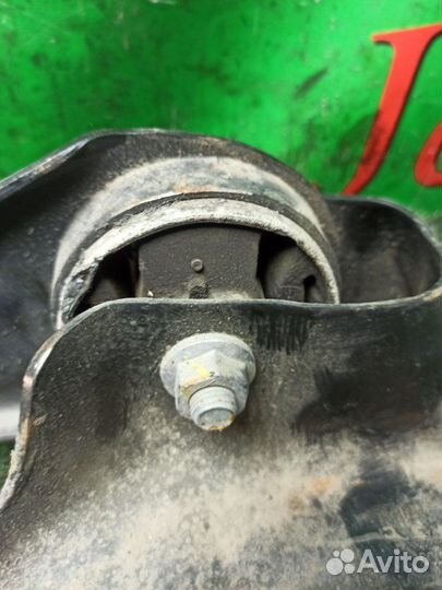 Рычаг продольный задний левый Mercedes-Benz