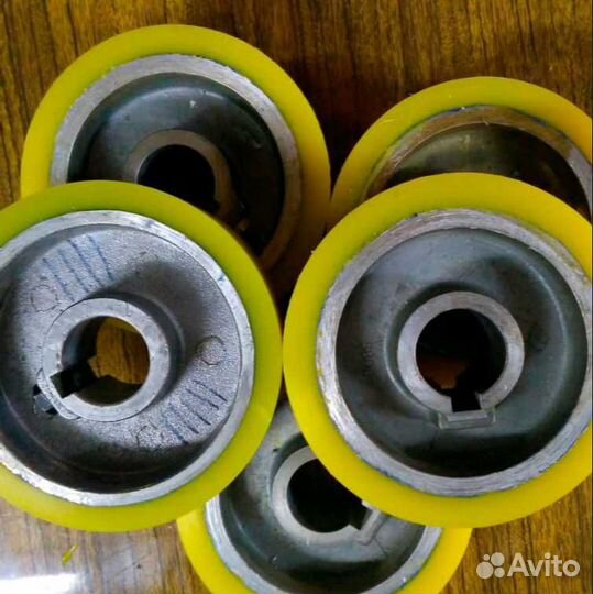 Прижимные ролики на четырехсторонний станок