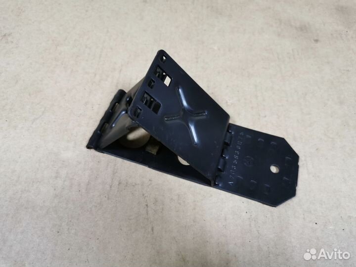 Упор противооткатный на Mercedes