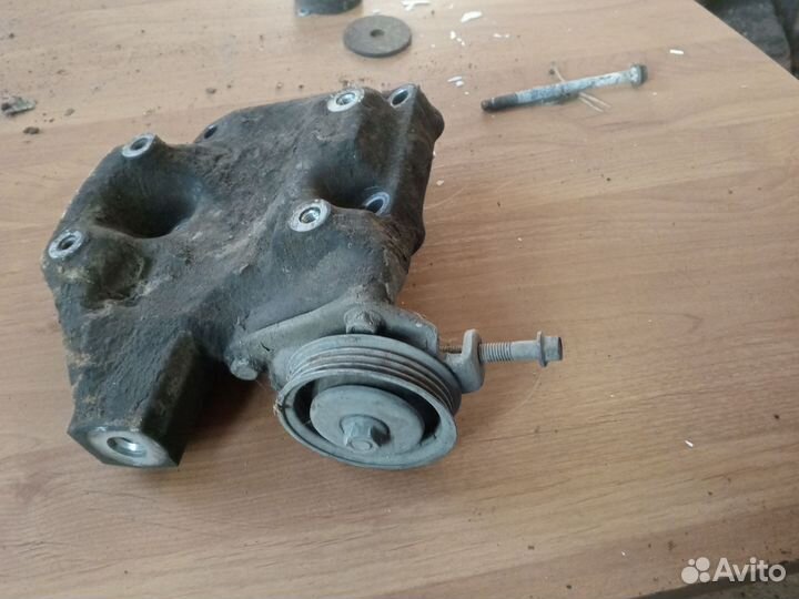 Продам натяжной ролик