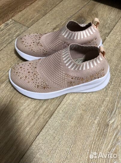 Кроссовки на девочку