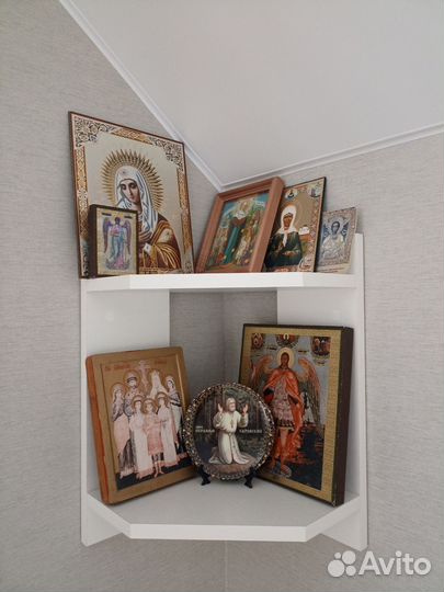 Полка настенная белая