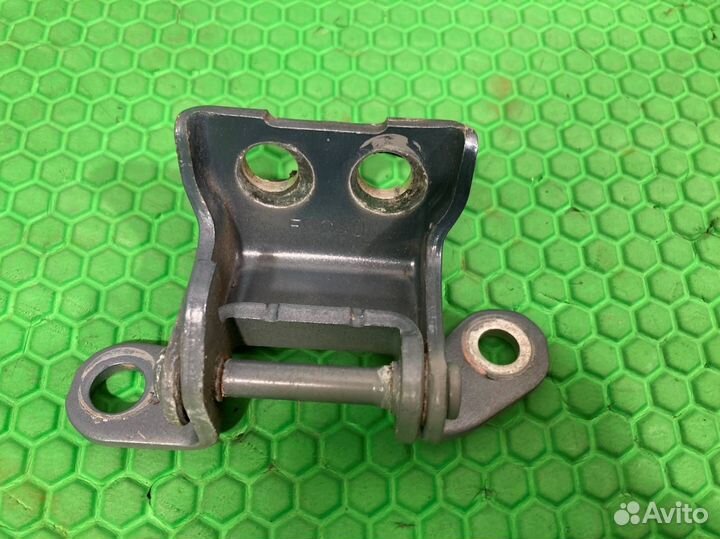 Петля двери верхняя задняя левая Acura Mdx YD2