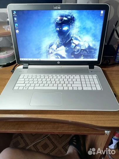 HP pavilion 17-f201ur, 17,3 как новый