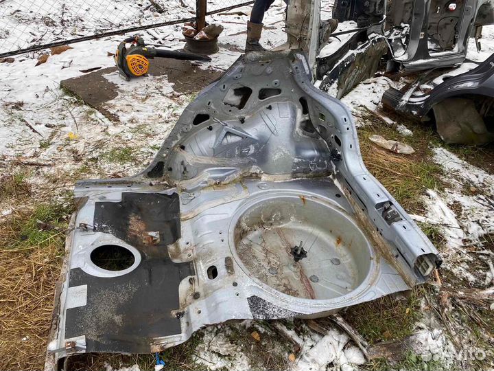 Задняя правая четверть Opel Astra H хетчбек