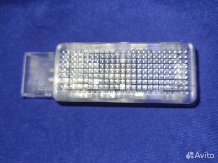 Плафон багажника VW Polo Sedan