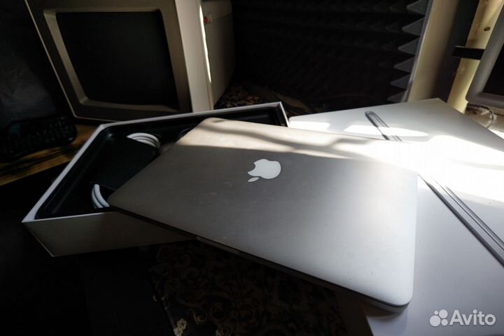 Apple macbook pro 13 early 2015 i5/8/128