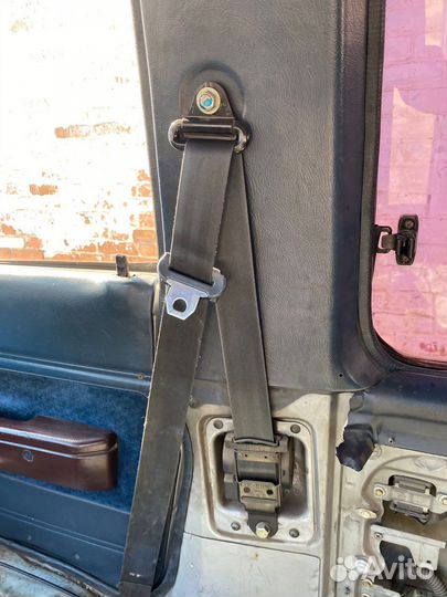 Ремни безопасности Nissan Homy 4