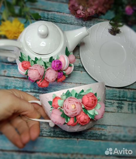 Чайный набор : чайник и чайная пара (чашка и блюдц
