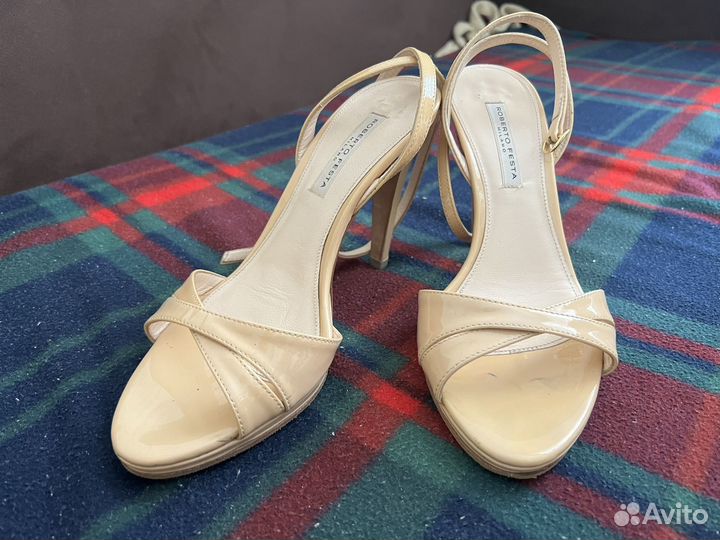 Босоножки Roberto Festa 38