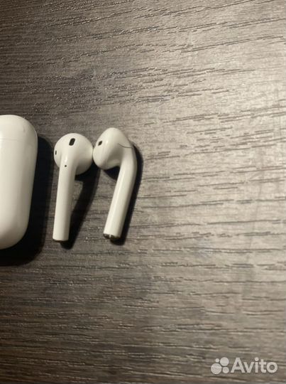 Airpods оригинал 1 поколения