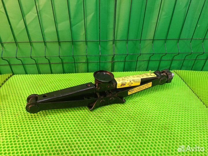 Домкрат Mercedes-Benz V W639