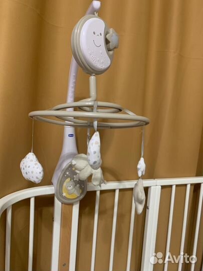 Мобиль в кроватку chicco