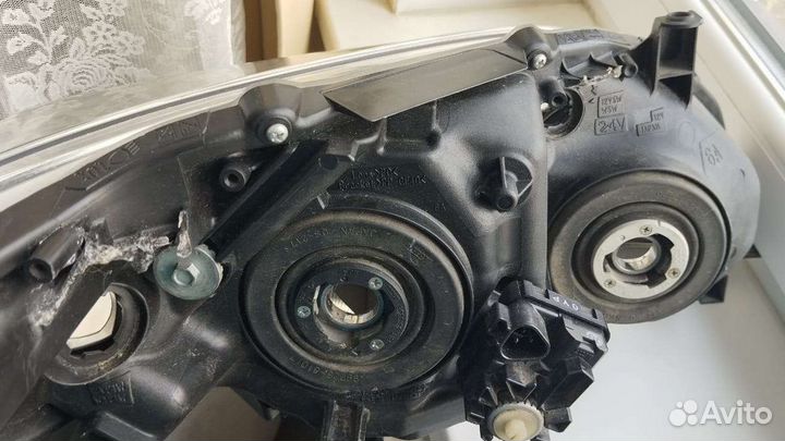 Фара toyota corolla 150