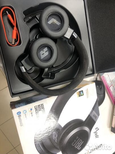 Беспроводные наушники jbl live 460