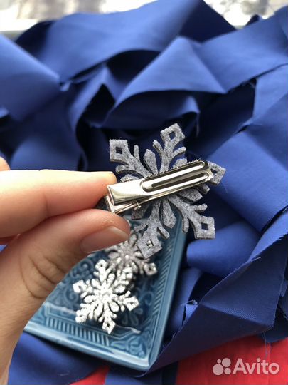 Заколки снежинки