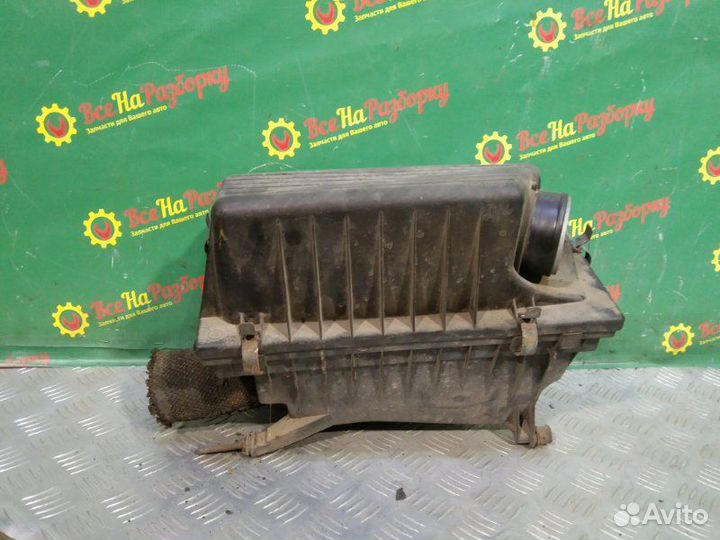 Корпус воздушного фильтра Opel Vectra B седан 1.8