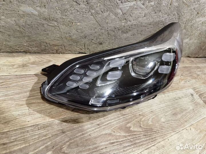 Фара левая Kia Sportage 4 LED