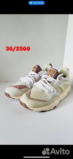 Кроссовки женские