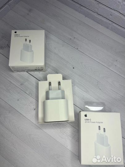 Блок для быстрой зарядки iPhone 20W