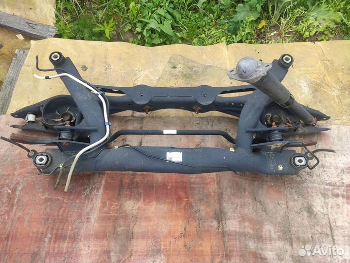 Задний подрамник Tiguan 2 5QF505235F