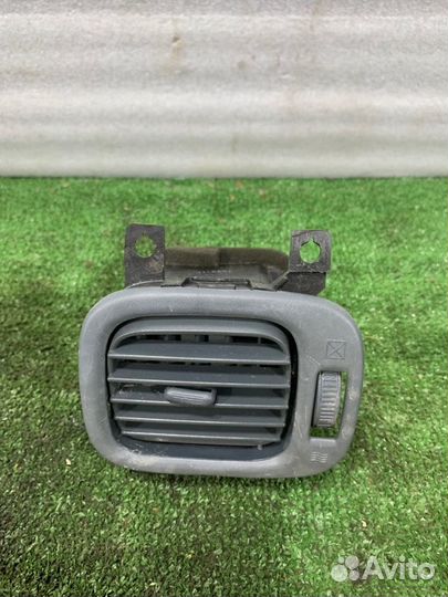 Дефлектор воздушный Nissan Almera Classic седан