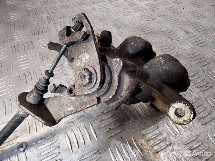 Суппорт задний правый Opel Corsa D