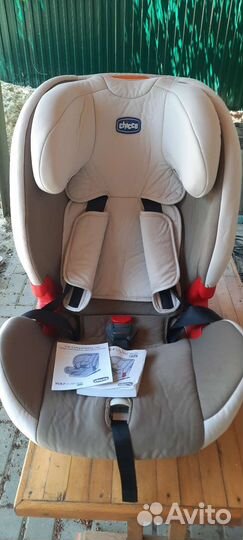 Автокресло Chicco с isofix