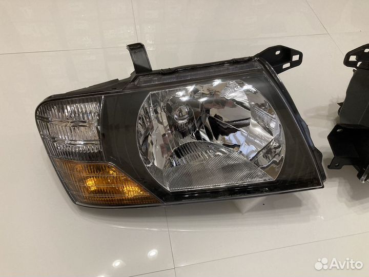 Фара (2шт) Mitsubishi Pajero III (1999-2003)