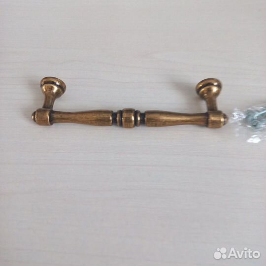 Мебельная ручка от тумбы ангстрем