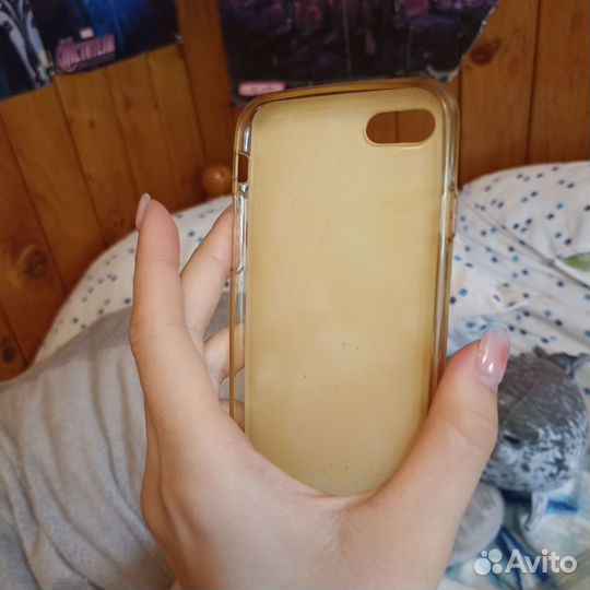 Чехлы на iPhone 7