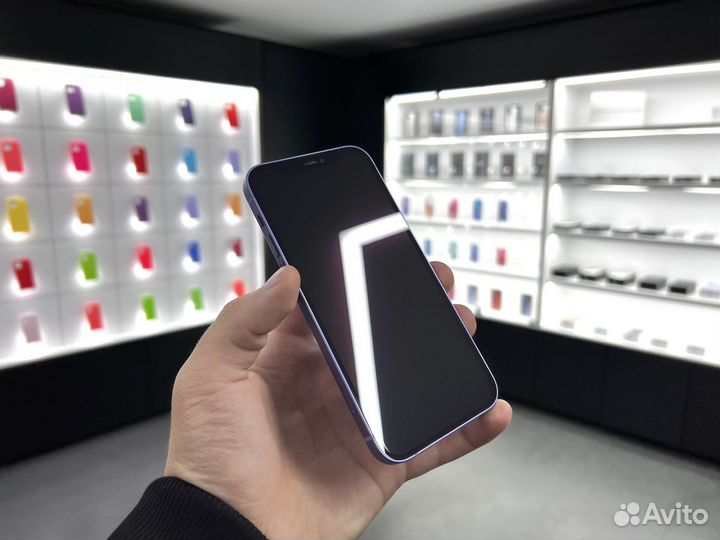 iPhone 12, 64 ГБ