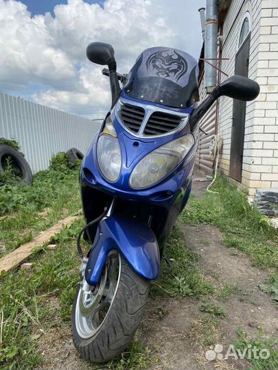 Продам Макси скутер