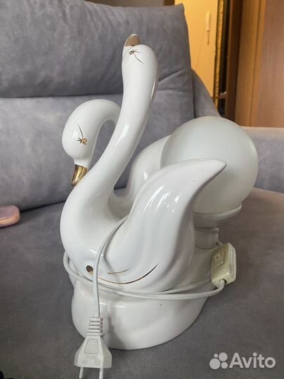 Светильник лебеди