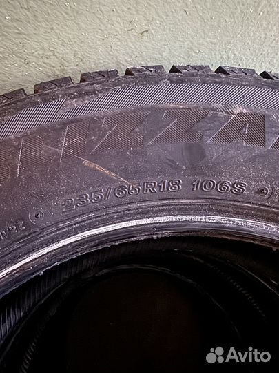 Bridgestone Blizzak DM-V2 235/65 R18