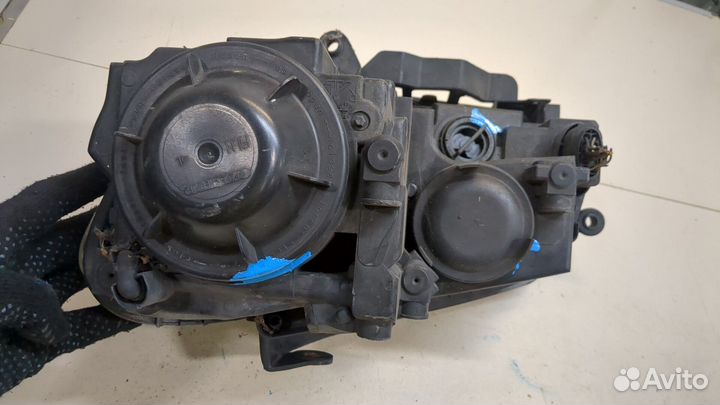 Фара (передняя) правая Volkswagen Touran