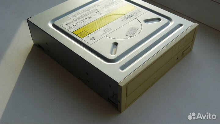 DVD привод (DVD/CD Rewritable Drive)