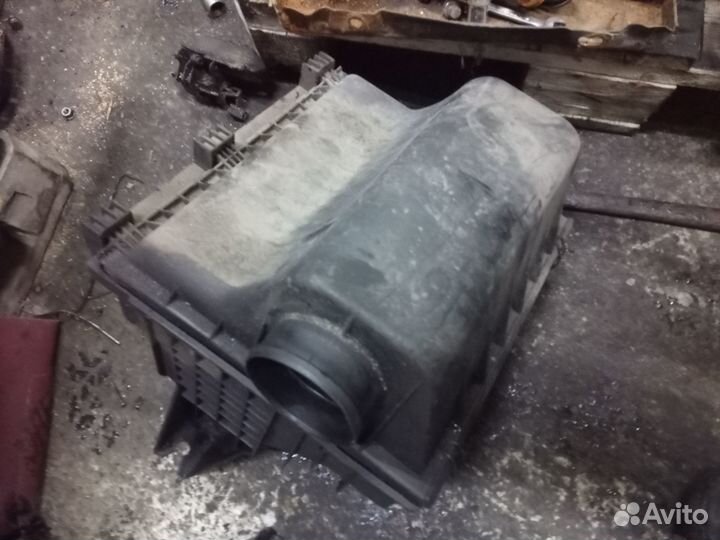 Корпус воздушного фильтра на спринтер 2.9тд