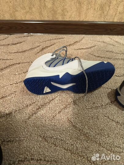 Баскетбольные кроссовки adidas ball365