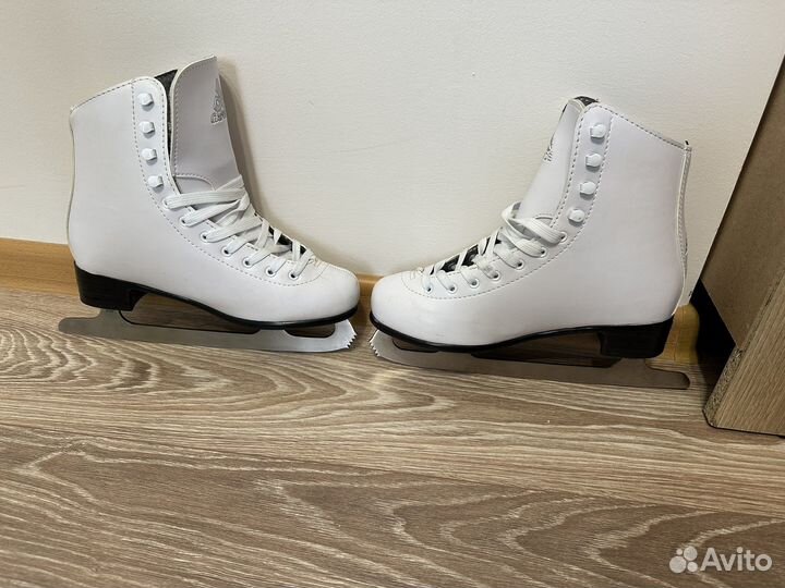 Коньки фигурные