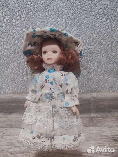 Кукла фарфоровая коллекционная