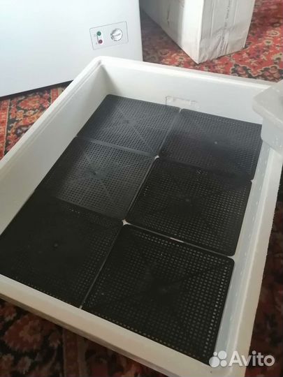 Инкубатор для яиц автоматический