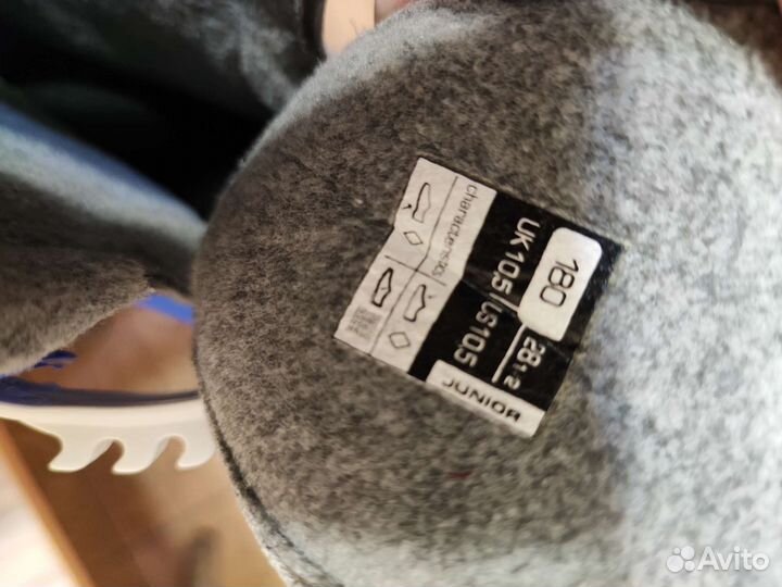 Новые детские горнолыжные ботинки